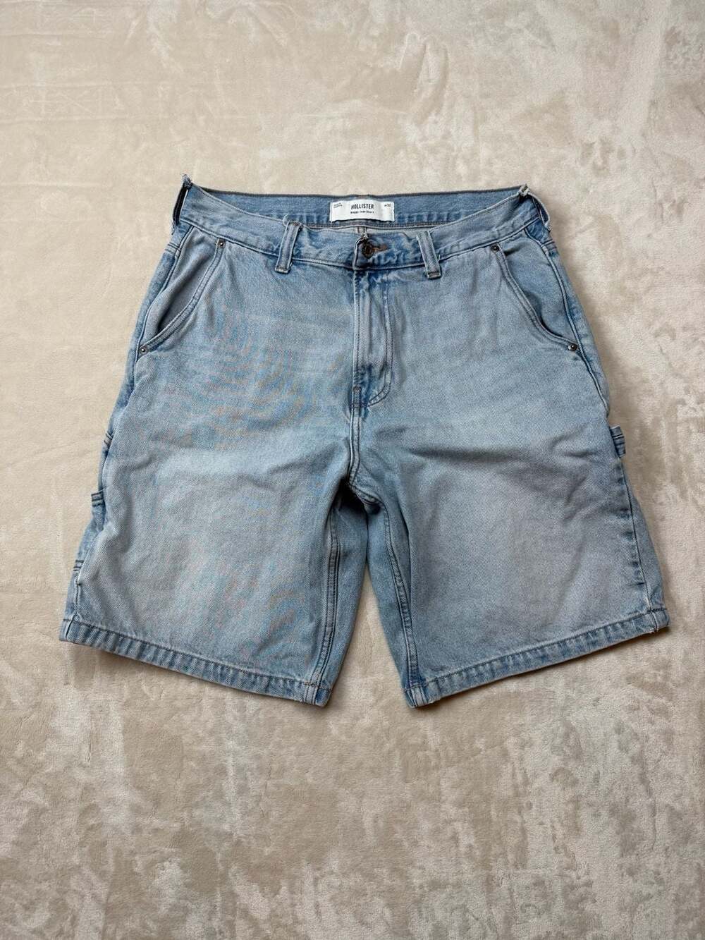 Hollister Baggy Jean Short Size W32 Light Wash Denim Carpenter